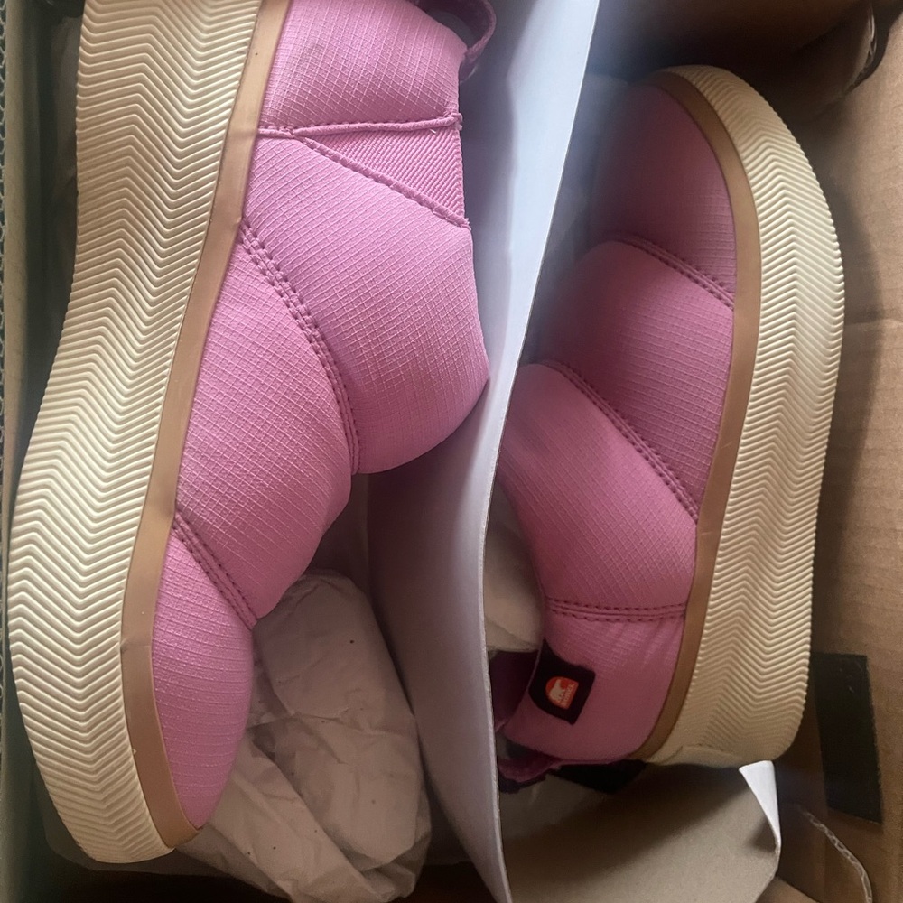 Sorel youth  Pink Slip-On Platform Sneakers